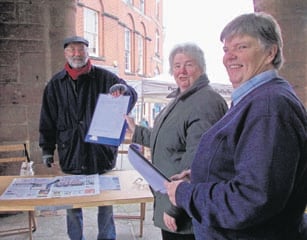 Councillor helps survey and petition