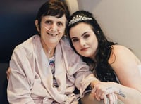 Bride plans wedding so her mother can be there