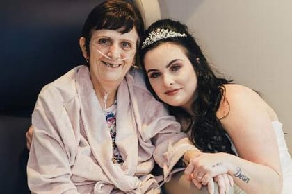 Bride plans wedding so her mother can be there