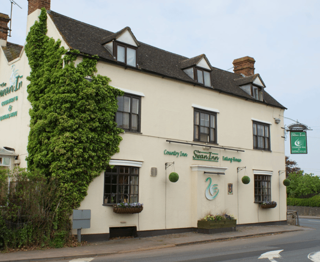 Seventeen homes bid for former Forest pub land