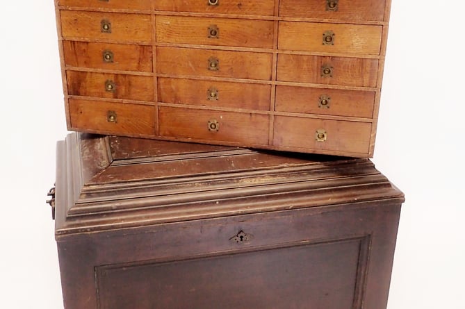 Carpenter's Chest with Removable Drawers