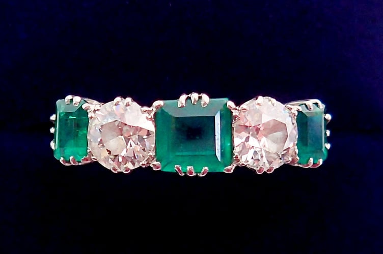 Fine Emerald and Diamond Ring 